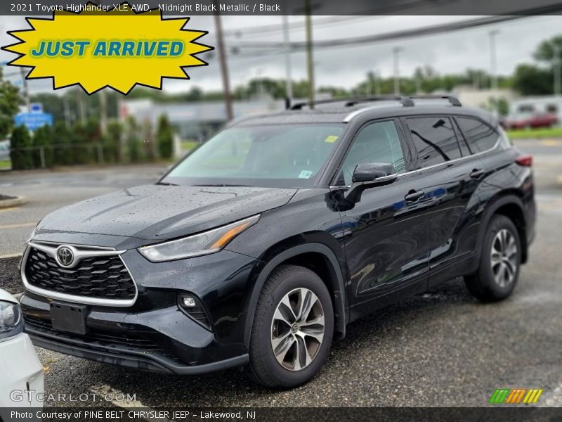 Midnight Black Metallic / Black 2021 Toyota Highlander XLE AWD