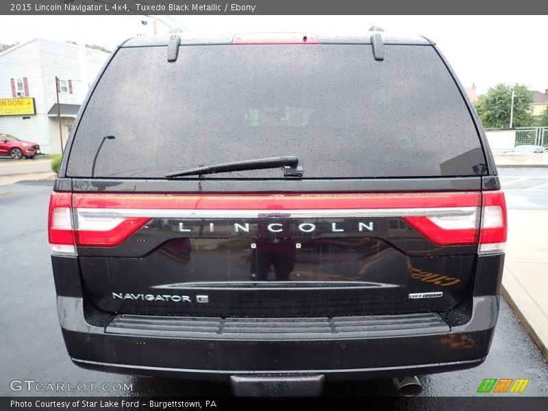 Tuxedo Black Metallic / Ebony 2015 Lincoln Navigator L 4x4