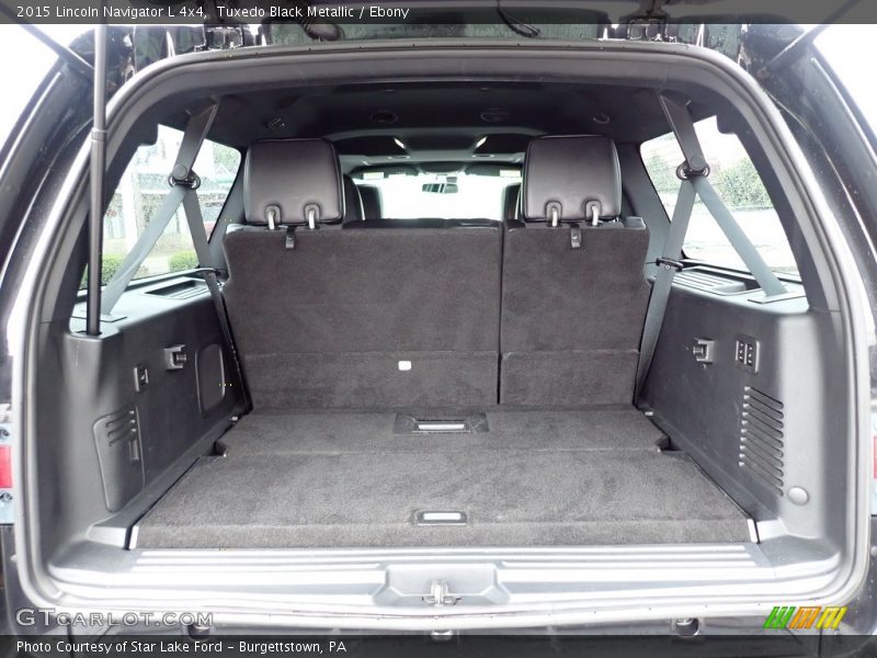  2015 Navigator L 4x4 Trunk