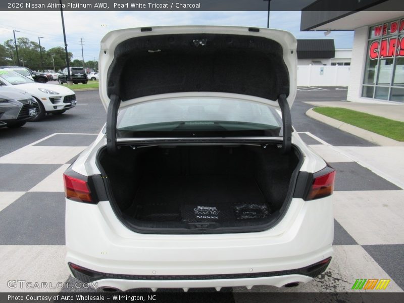 Pearl White Tricoat / Charcoal 2020 Nissan Altima Platinum AWD