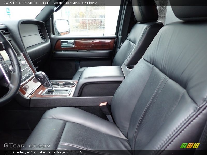 Front Seat of 2015 Navigator L 4x4