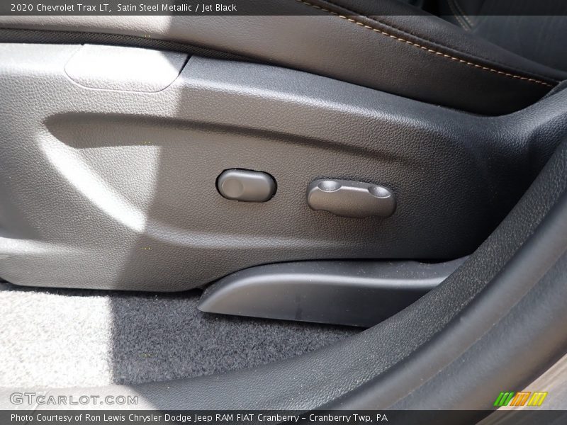 Satin Steel Metallic / Jet Black 2020 Chevrolet Trax LT