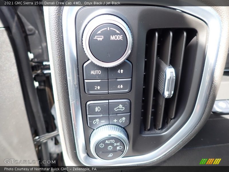 Controls of 2021 Sierra 1500 Denali Crew Cab 4WD