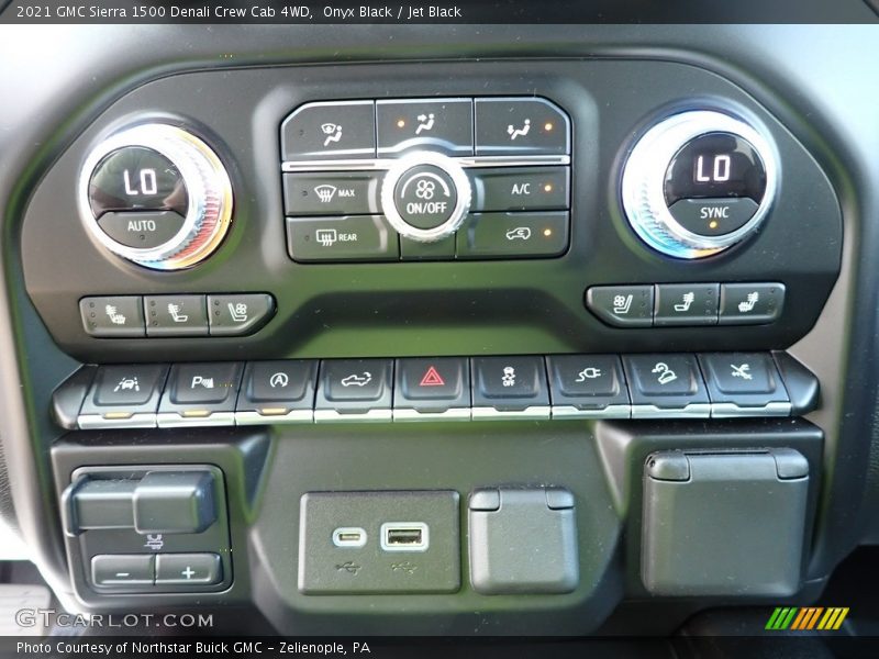Onyx Black / Jet Black 2021 GMC Sierra 1500 Denali Crew Cab 4WD