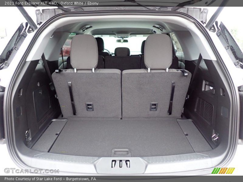 Oxford White / Ebony 2021 Ford Explorer XLT 4WD