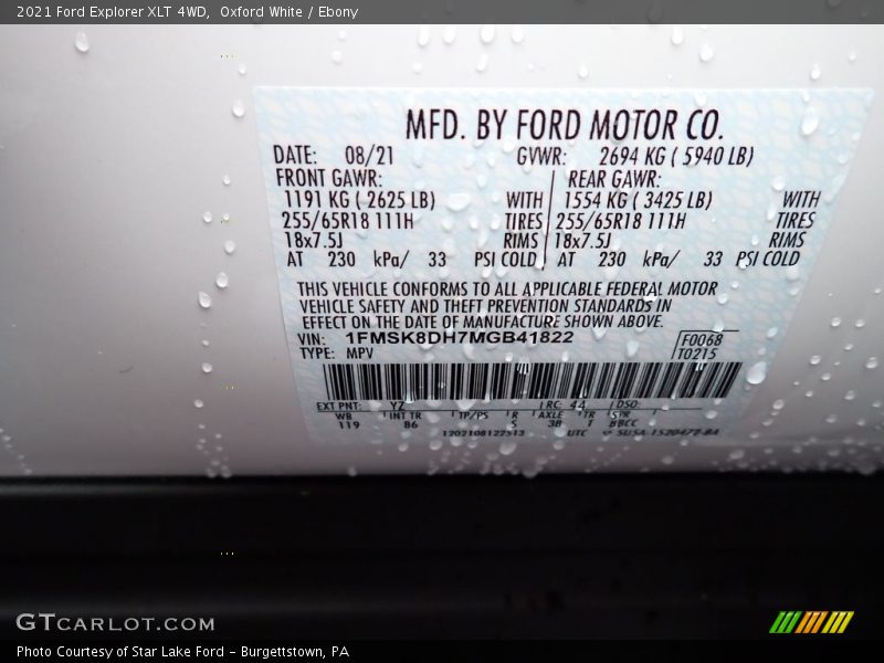 Oxford White / Ebony 2021 Ford Explorer XLT 4WD