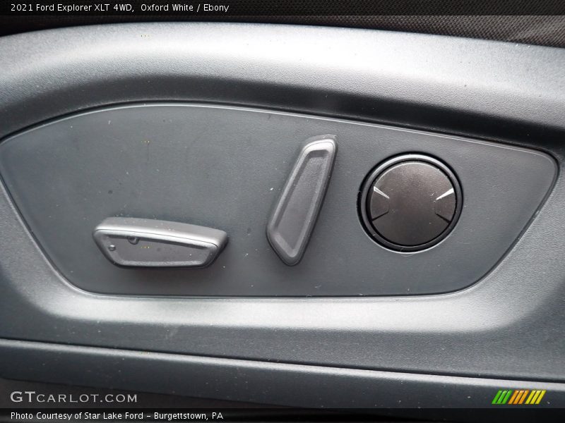 Oxford White / Ebony 2021 Ford Explorer XLT 4WD