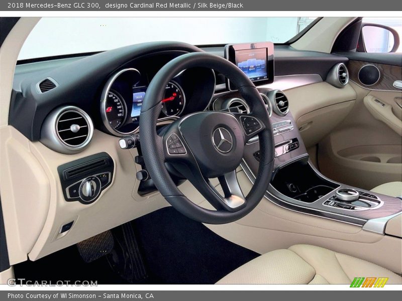 designo Cardinal Red Metallic / Silk Beige/Black 2018 Mercedes-Benz GLC 300