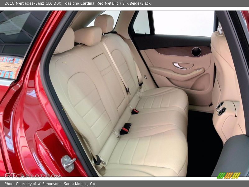 designo Cardinal Red Metallic / Silk Beige/Black 2018 Mercedes-Benz GLC 300
