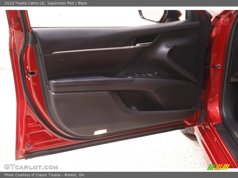 Supersonic Red / Black 2019 Toyota Camry LE