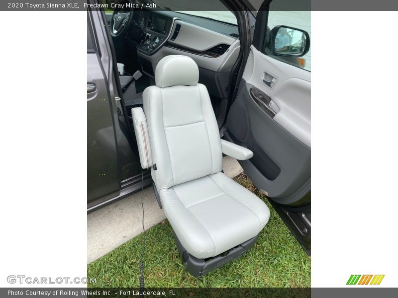 Predawn Gray Mica / Ash 2020 Toyota Sienna XLE