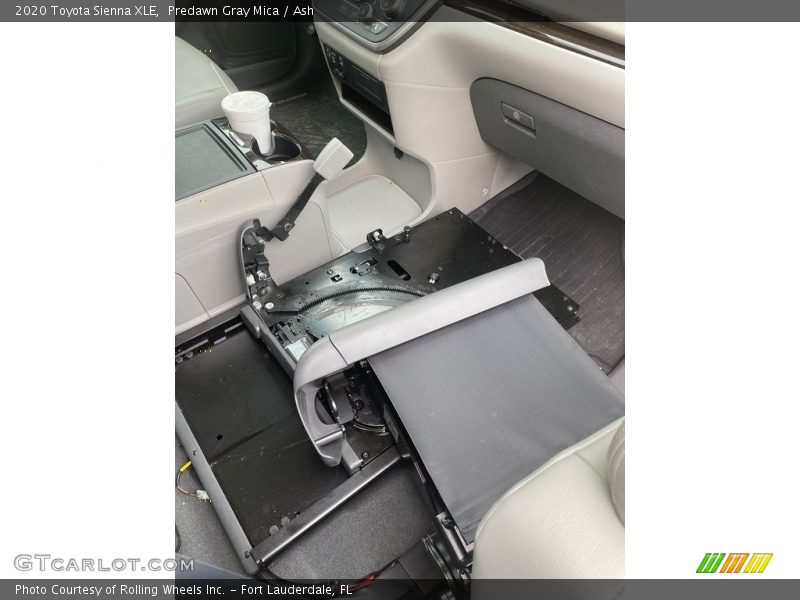Predawn Gray Mica / Ash 2020 Toyota Sienna XLE