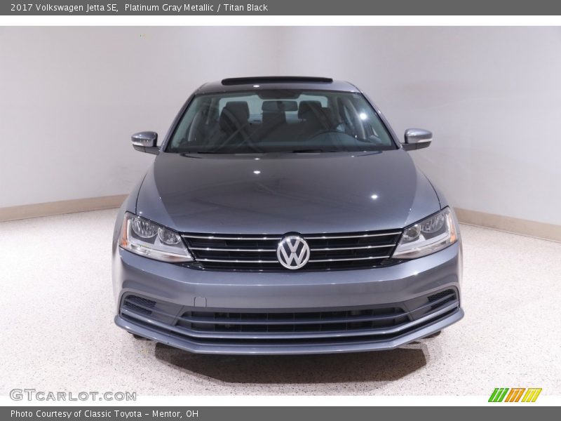 Platinum Gray Metallic / Titan Black 2017 Volkswagen Jetta SE