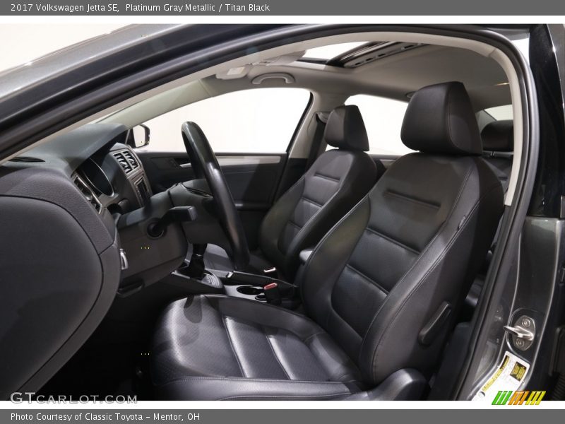Platinum Gray Metallic / Titan Black 2017 Volkswagen Jetta SE