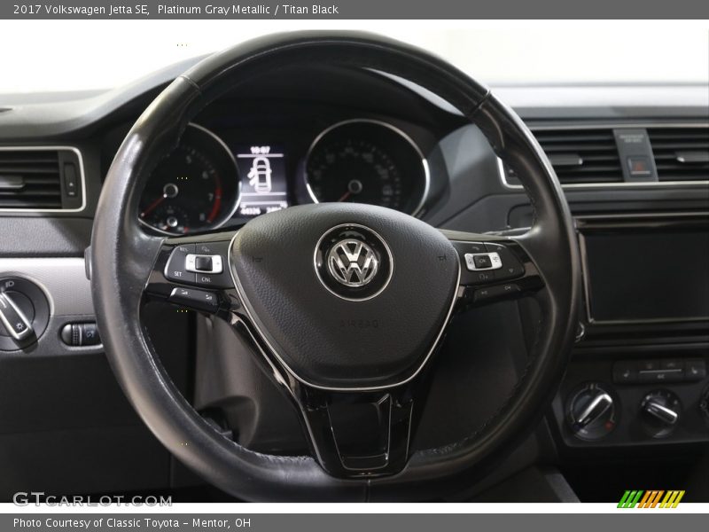 Platinum Gray Metallic / Titan Black 2017 Volkswagen Jetta SE