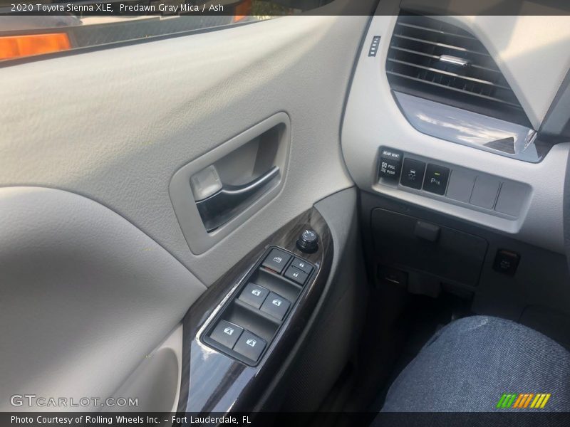Predawn Gray Mica / Ash 2020 Toyota Sienna XLE