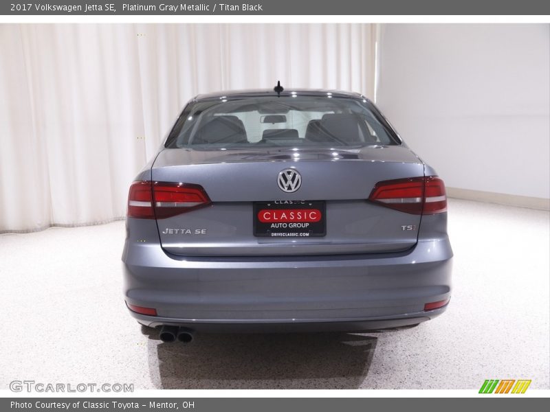 Platinum Gray Metallic / Titan Black 2017 Volkswagen Jetta SE