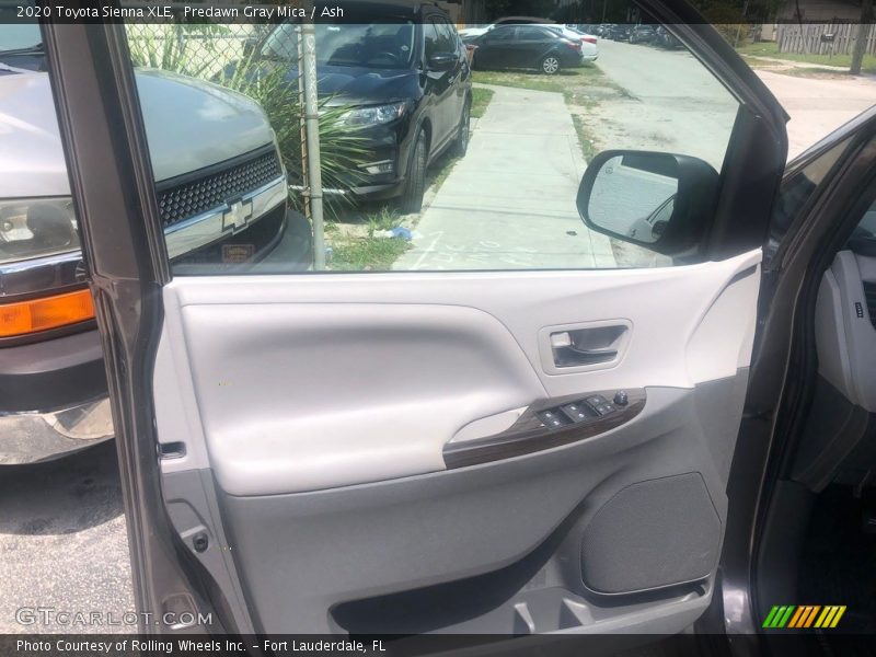 Predawn Gray Mica / Ash 2020 Toyota Sienna XLE