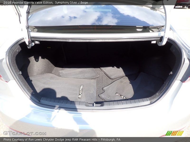 Symphony Silver / Beige 2018 Hyundai Elantra Value Edition