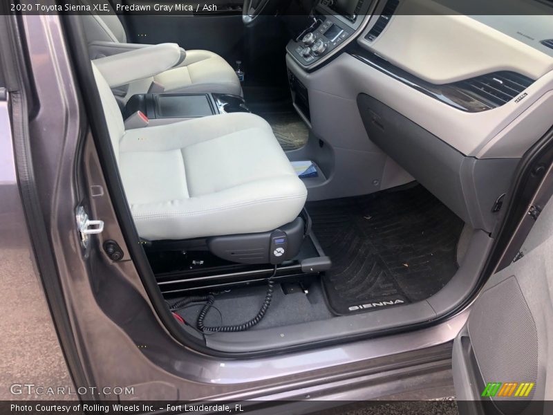 Predawn Gray Mica / Ash 2020 Toyota Sienna XLE