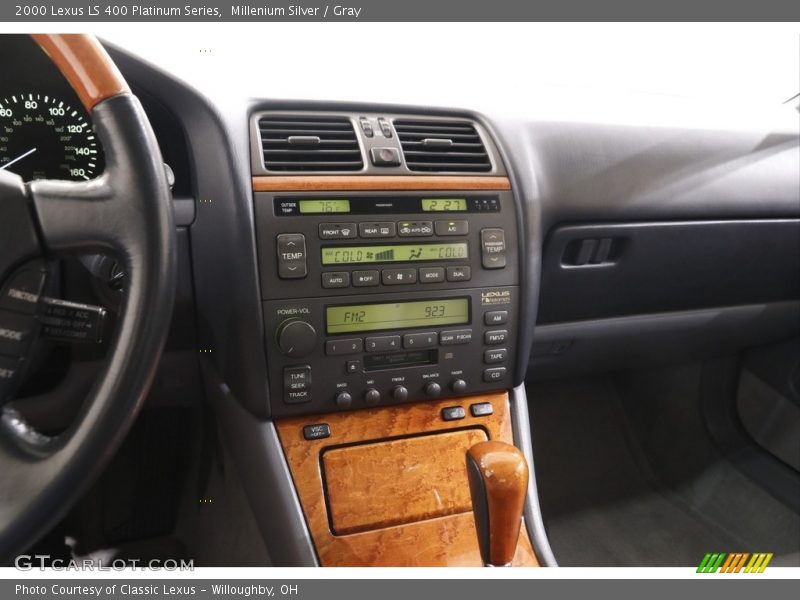 Controls of 2000 LS 400 Platinum Series