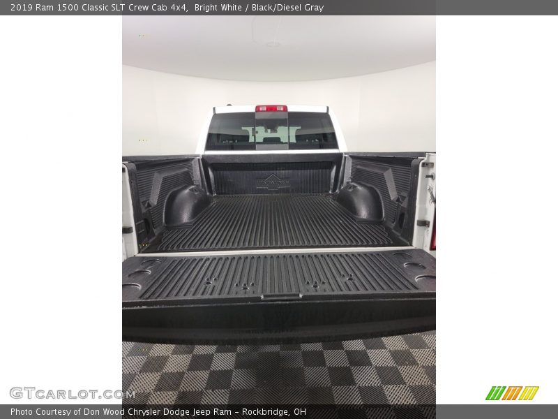 Bright White / Black/Diesel Gray 2019 Ram 1500 Classic SLT Crew Cab 4x4