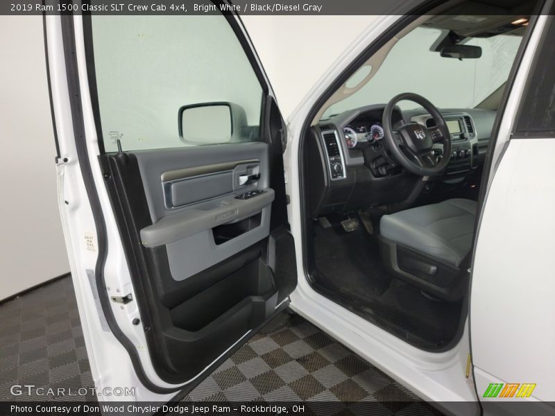 Bright White / Black/Diesel Gray 2019 Ram 1500 Classic SLT Crew Cab 4x4