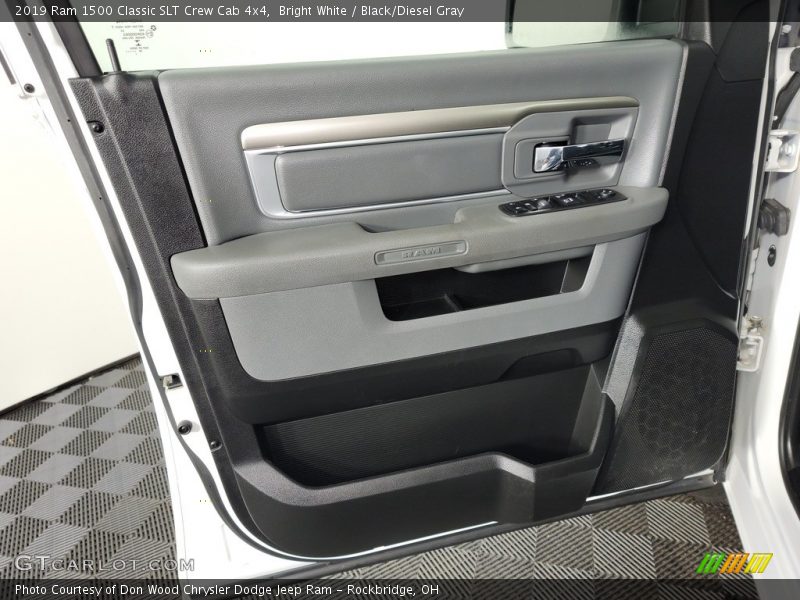 Bright White / Black/Diesel Gray 2019 Ram 1500 Classic SLT Crew Cab 4x4