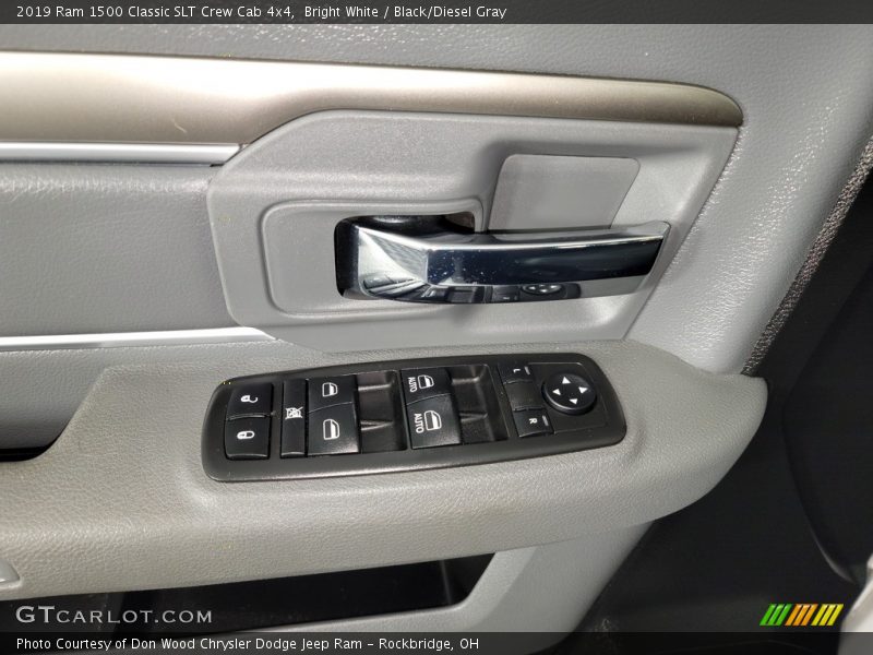 Bright White / Black/Diesel Gray 2019 Ram 1500 Classic SLT Crew Cab 4x4