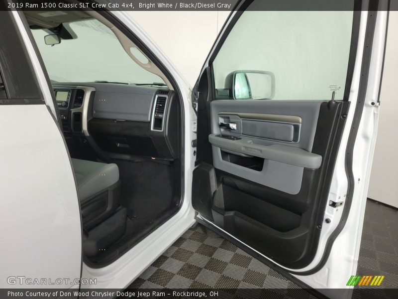 Bright White / Black/Diesel Gray 2019 Ram 1500 Classic SLT Crew Cab 4x4