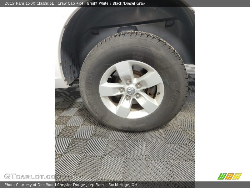 Bright White / Black/Diesel Gray 2019 Ram 1500 Classic SLT Crew Cab 4x4