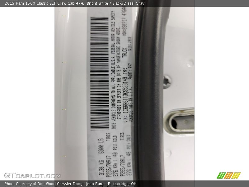 Bright White / Black/Diesel Gray 2019 Ram 1500 Classic SLT Crew Cab 4x4