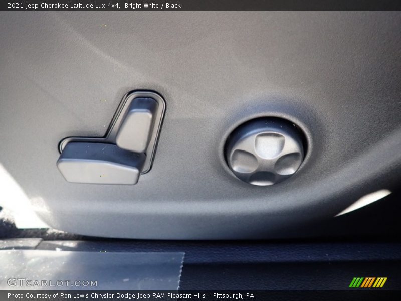 Bright White / Black 2021 Jeep Cherokee Latitude Lux 4x4