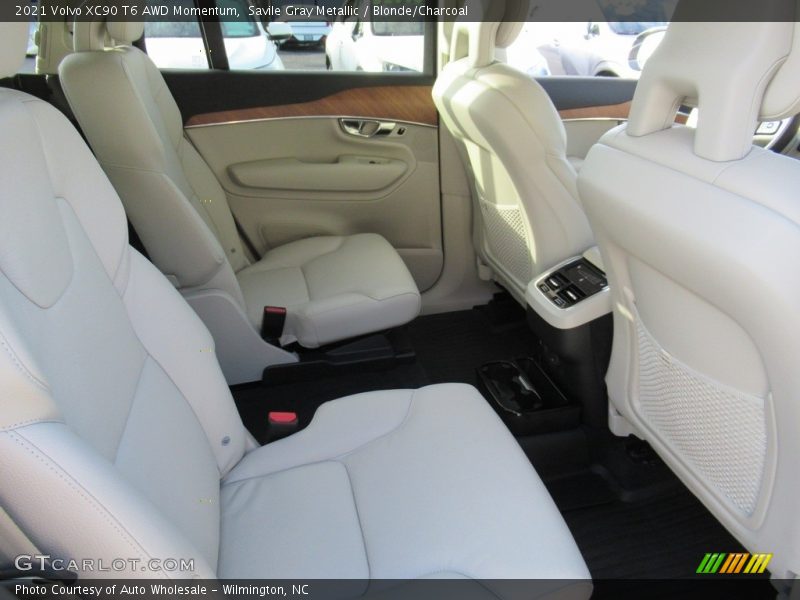 Savile Gray Metallic / Blonde/Charcoal 2021 Volvo XC90 T6 AWD Momentum