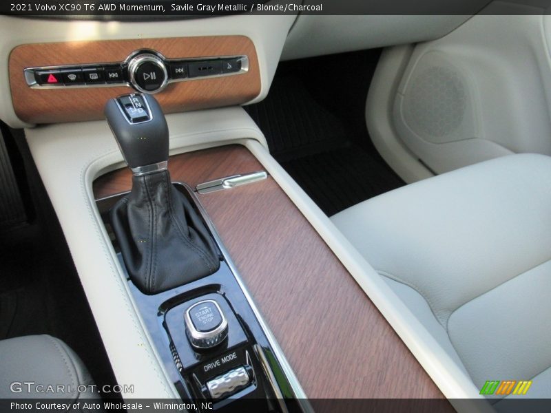 Savile Gray Metallic / Blonde/Charcoal 2021 Volvo XC90 T6 AWD Momentum