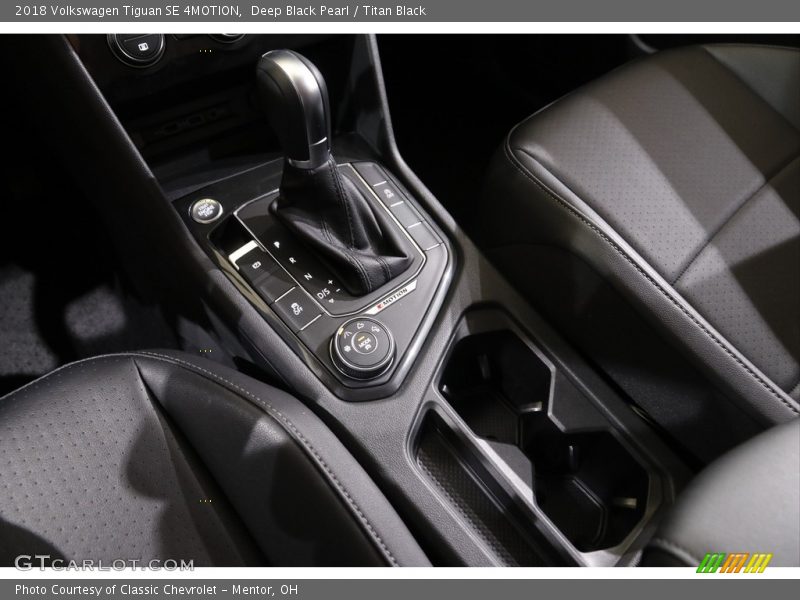 Deep Black Pearl / Titan Black 2018 Volkswagen Tiguan SE 4MOTION