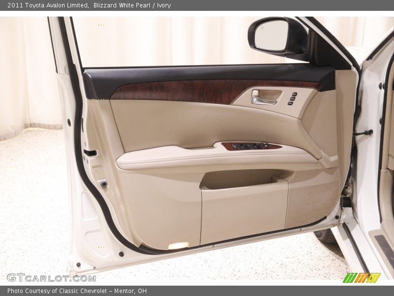 Blizzard White Pearl / Ivory 2011 Toyota Avalon Limited