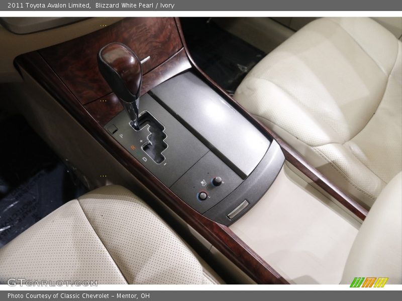 Blizzard White Pearl / Ivory 2011 Toyota Avalon Limited