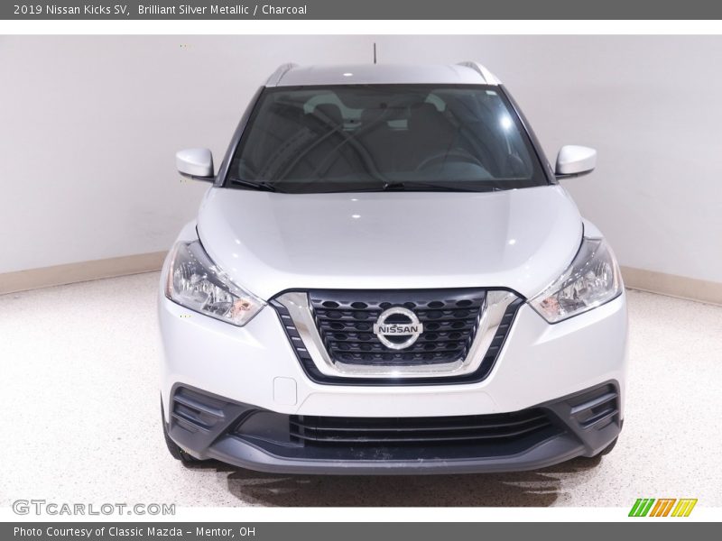 Brilliant Silver Metallic / Charcoal 2019 Nissan Kicks SV