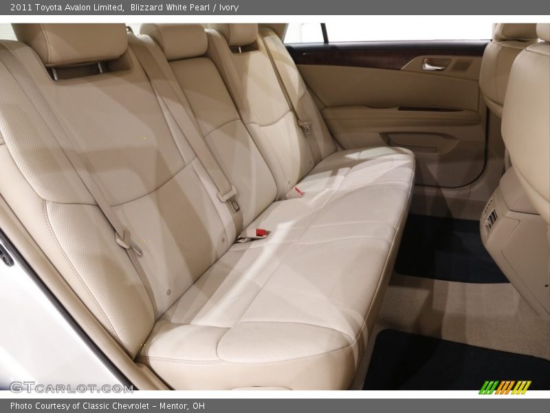Blizzard White Pearl / Ivory 2011 Toyota Avalon Limited