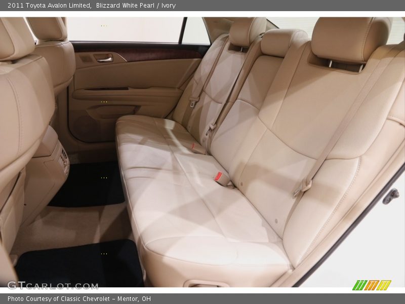 Blizzard White Pearl / Ivory 2011 Toyota Avalon Limited
