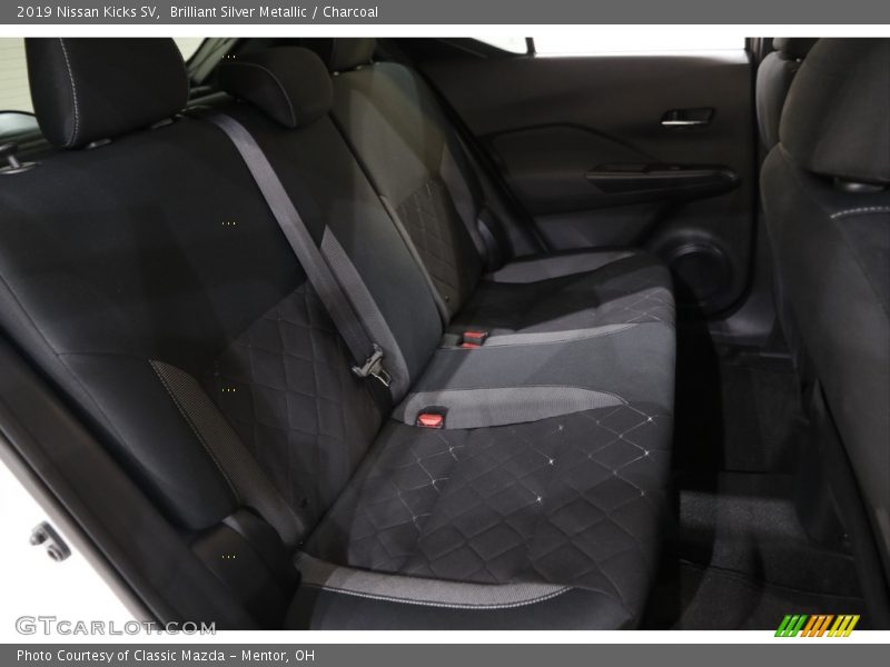 Brilliant Silver Metallic / Charcoal 2019 Nissan Kicks SV