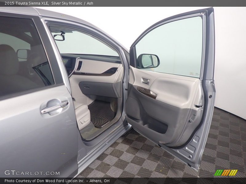 Silver Sky Metallic / Ash 2015 Toyota Sienna XLE