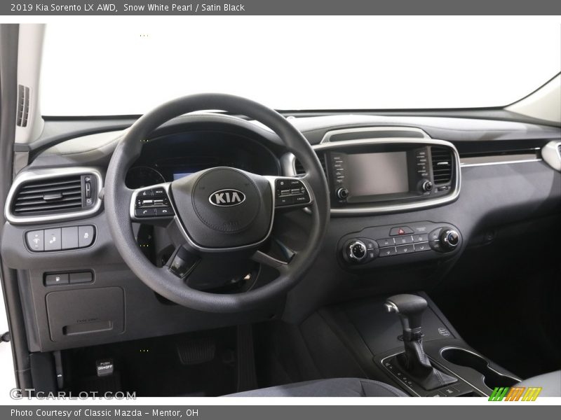 Snow White Pearl / Satin Black 2019 Kia Sorento LX AWD
