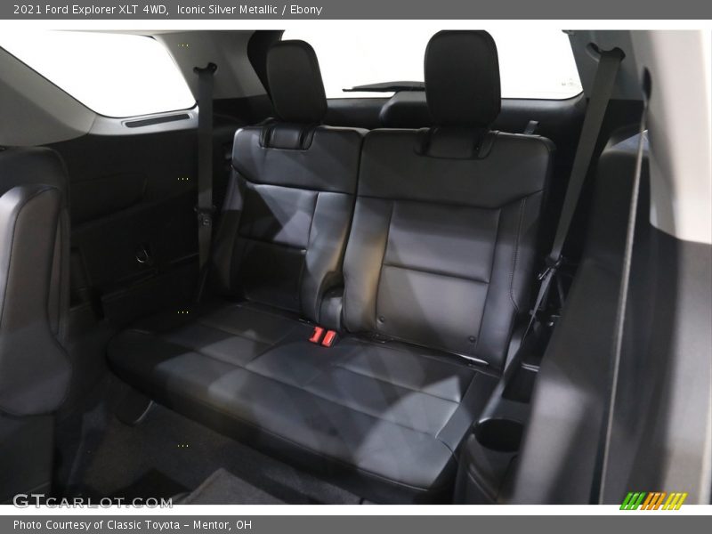 Iconic Silver Metallic / Ebony 2021 Ford Explorer XLT 4WD
