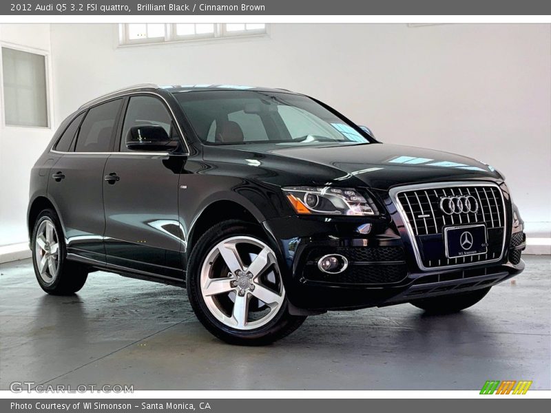 Front 3/4 View of 2012 Q5 3.2 FSI quattro