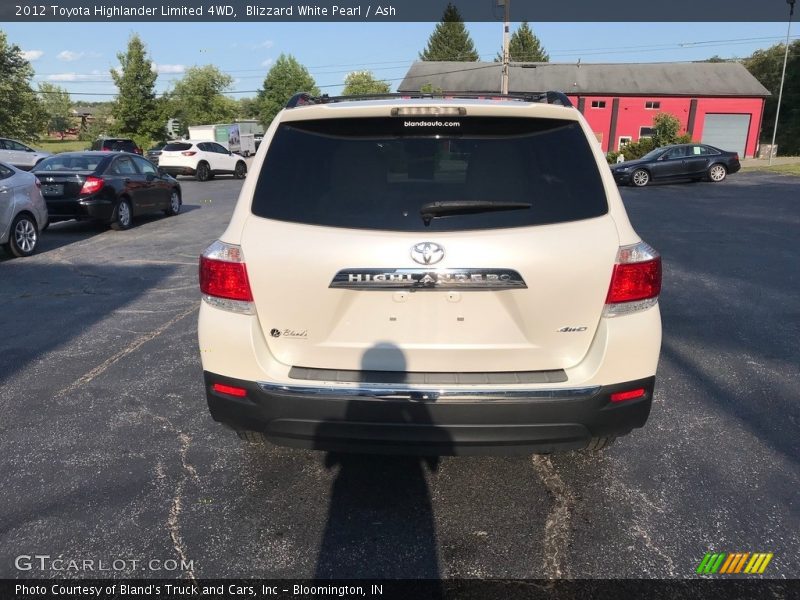 Blizzard White Pearl / Ash 2012 Toyota Highlander Limited 4WD