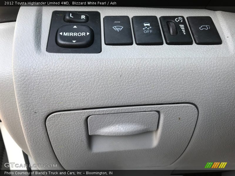 Blizzard White Pearl / Ash 2012 Toyota Highlander Limited 4WD