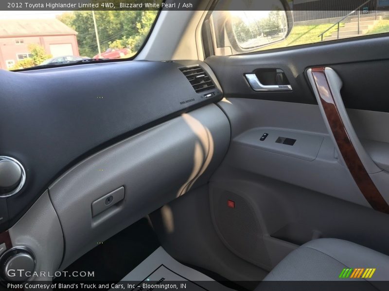 Blizzard White Pearl / Ash 2012 Toyota Highlander Limited 4WD