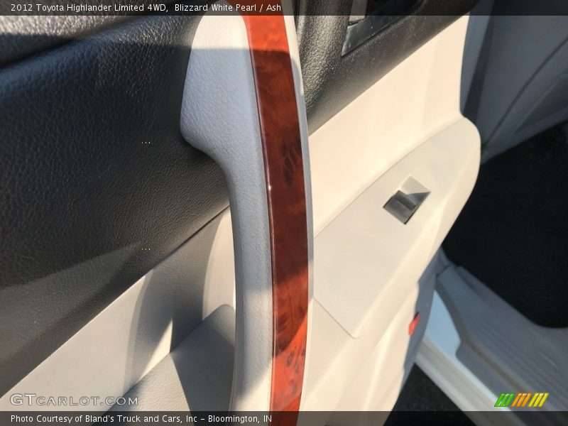 Blizzard White Pearl / Ash 2012 Toyota Highlander Limited 4WD